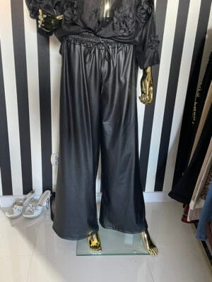 Spodnie czarne eko skórka rozmiar Uniwersalny