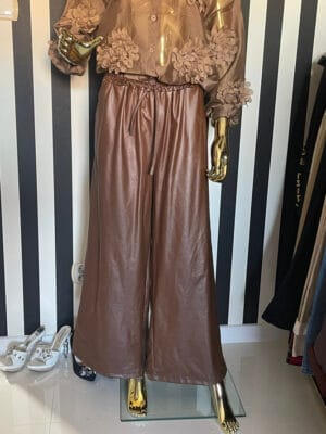 Spodnie czekolada eko skórka rozmiar Uniwersalny