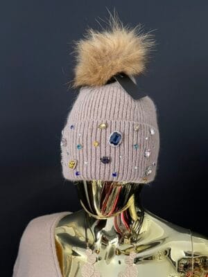 Czapka zimowa z ozdobną aplikacją Beż rozmiar Uniwersalny