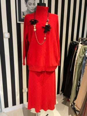 Komplet 2-częściowy czerwony z golfem rozmiar Uniwersalny