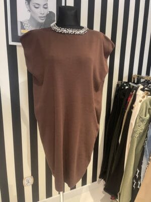 Sukienka dzianinowa brązowa z kolią rozmiar S/M