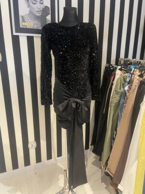 Sukienka cekinowa czarna z marszczeniami rozmiar Uniwersalny