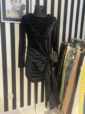 Sukienka cekinowa czarna kokarda z tafty rozmiar Uniwersalny