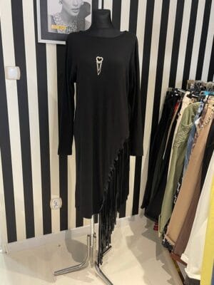 Sukienka czarna z frędzlami rozmiar Uniwersalny