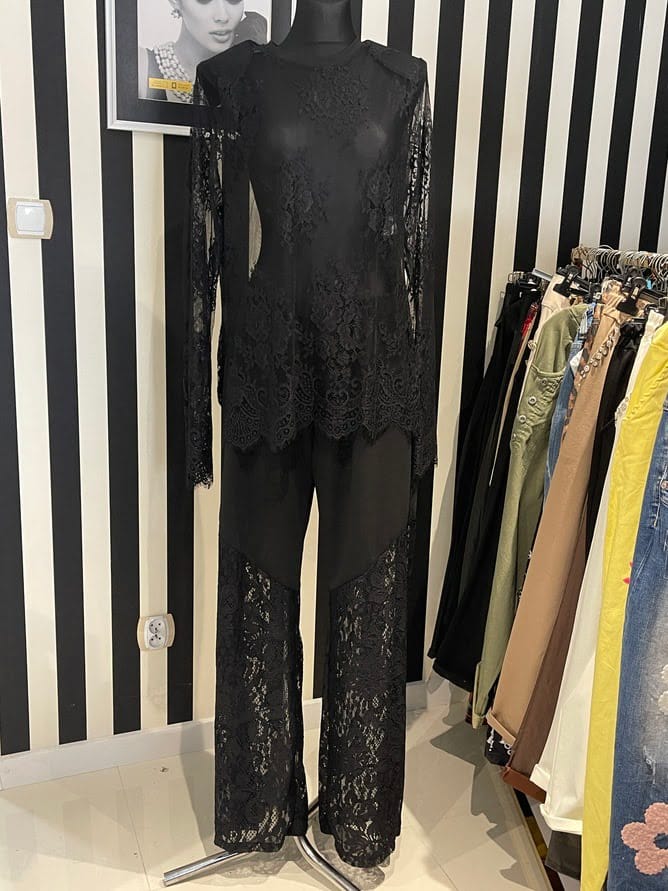 Eleganckie spodnie z koronką czarne rozmiar Uniwersalny